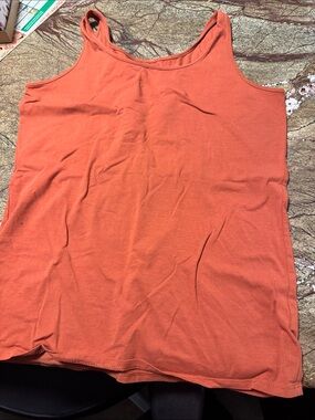 Duluth Trading Co Rust Orange Scoop Tank